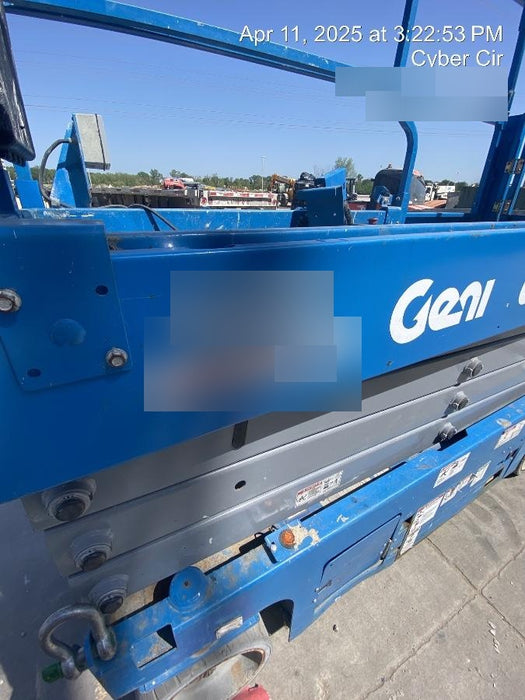 2019 Genie GS-2632 Folding rails with half height swing gate