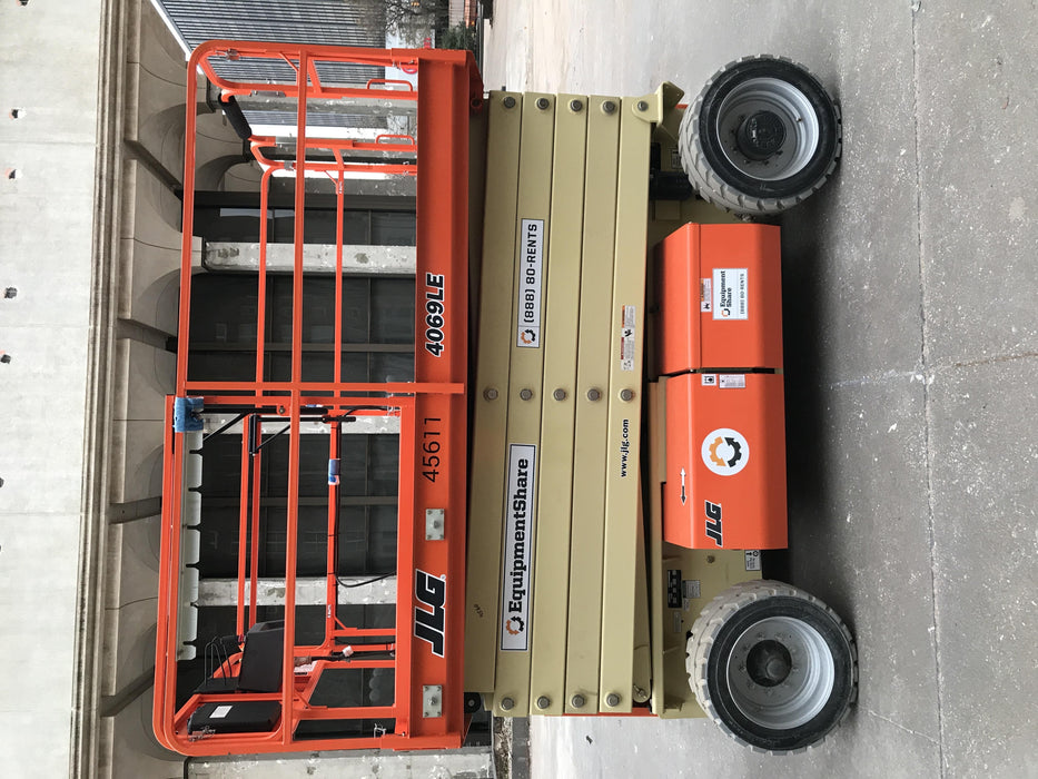 2019 JLG 4069LE