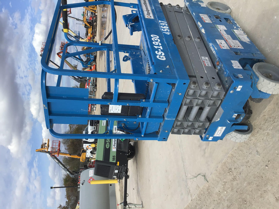 2019 Genie GS-1930 Fixed rails with chain Entry