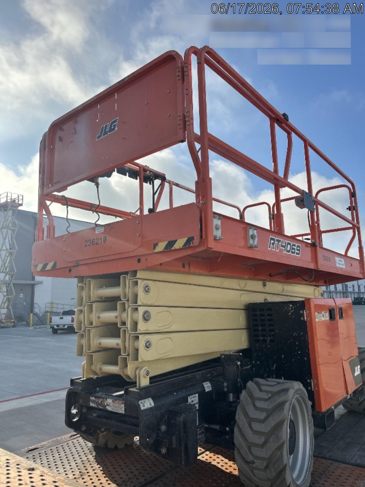 2022 JLG RT4069