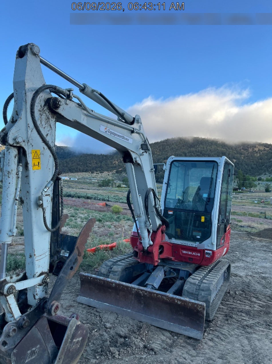 2024 TAKEUCHI TB250-2CR