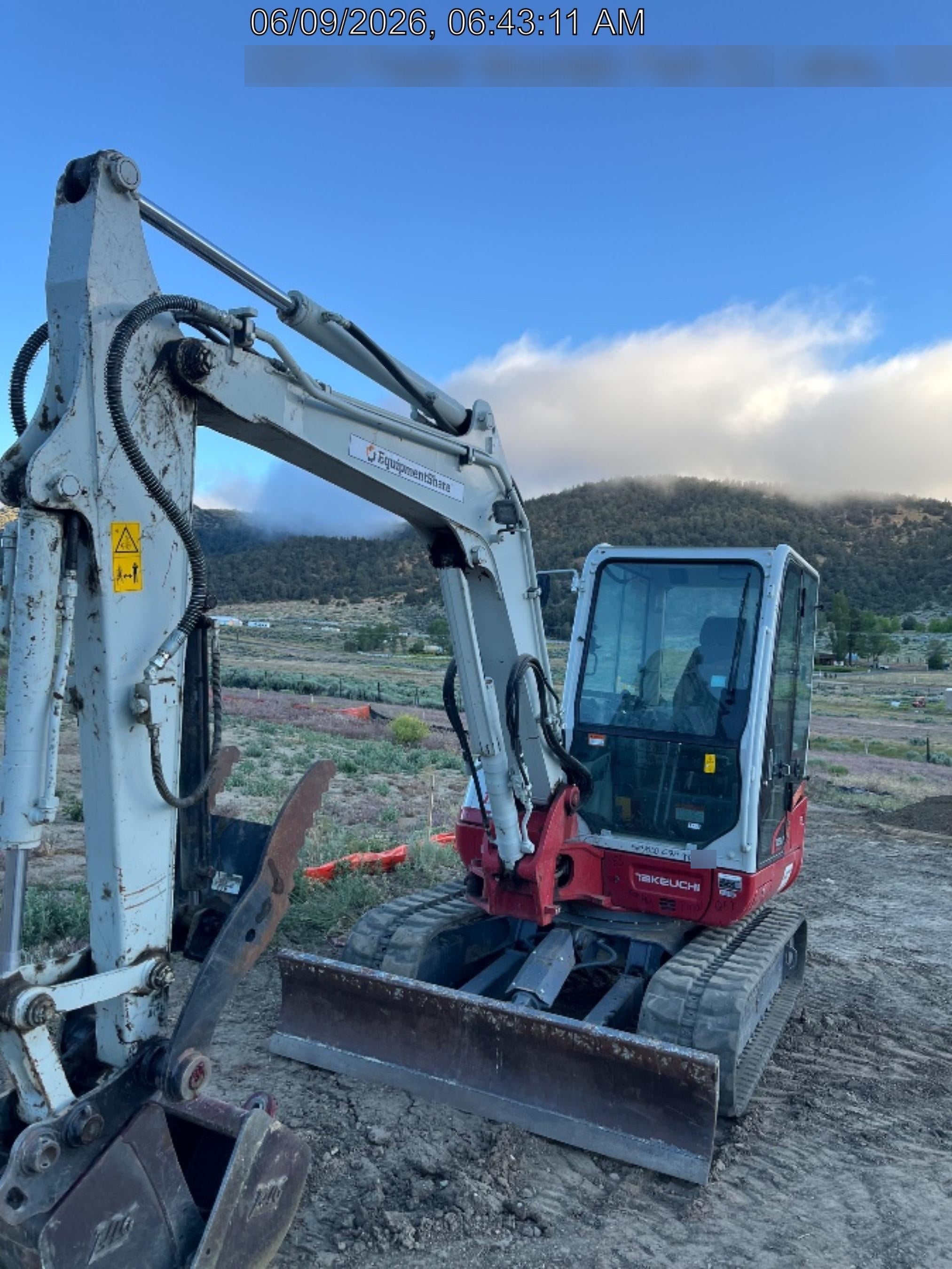 2024 TAKEUCHI TB250-2CR