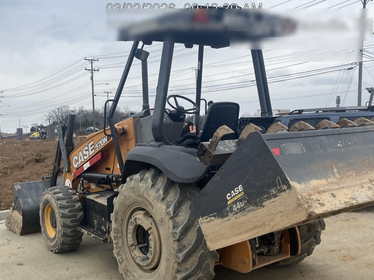 2019 Case 570N EP Canopy, 4WD, GP Front Bucket, Dual Tilt Cylinder, 84" Box Blade w/ Scarifier, Wheel Weights, Beacon