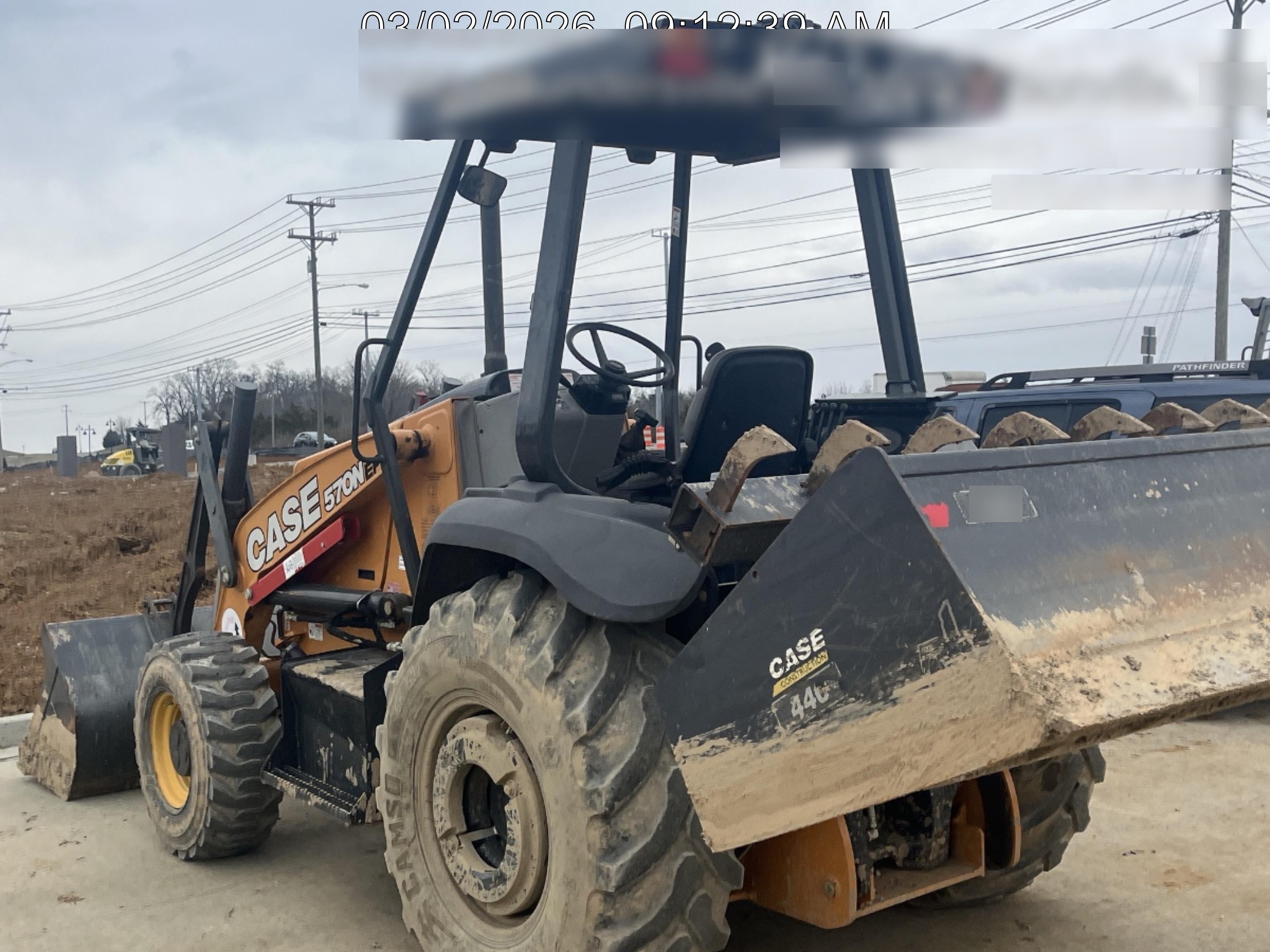 2019 Case 570N EP Canopy, 4WD, GP Front Bucket, Dual Tilt Cylinder, 84" Box Blade w/ Scarifier, Wheel Weights, Beacon