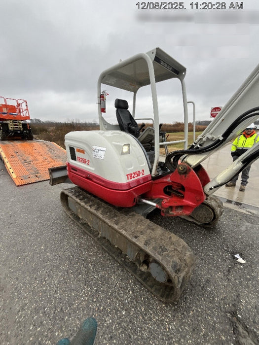 2021 TAKEUCHI TB250-2