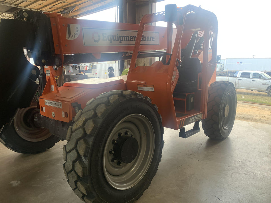 2020 Skytrak 8042 74 Hp, FF Tires, Work Lights, Beacon, Aux Hydraulics, Back up Alarm, Lifting Eye, ES Decals