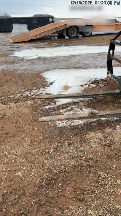 2020 Skytrak 8042 74 Hp, FF Tires, Work Lights, Beacon, Aux Hydraulics, Back up Alarm, Lifting Eye, ES Decals