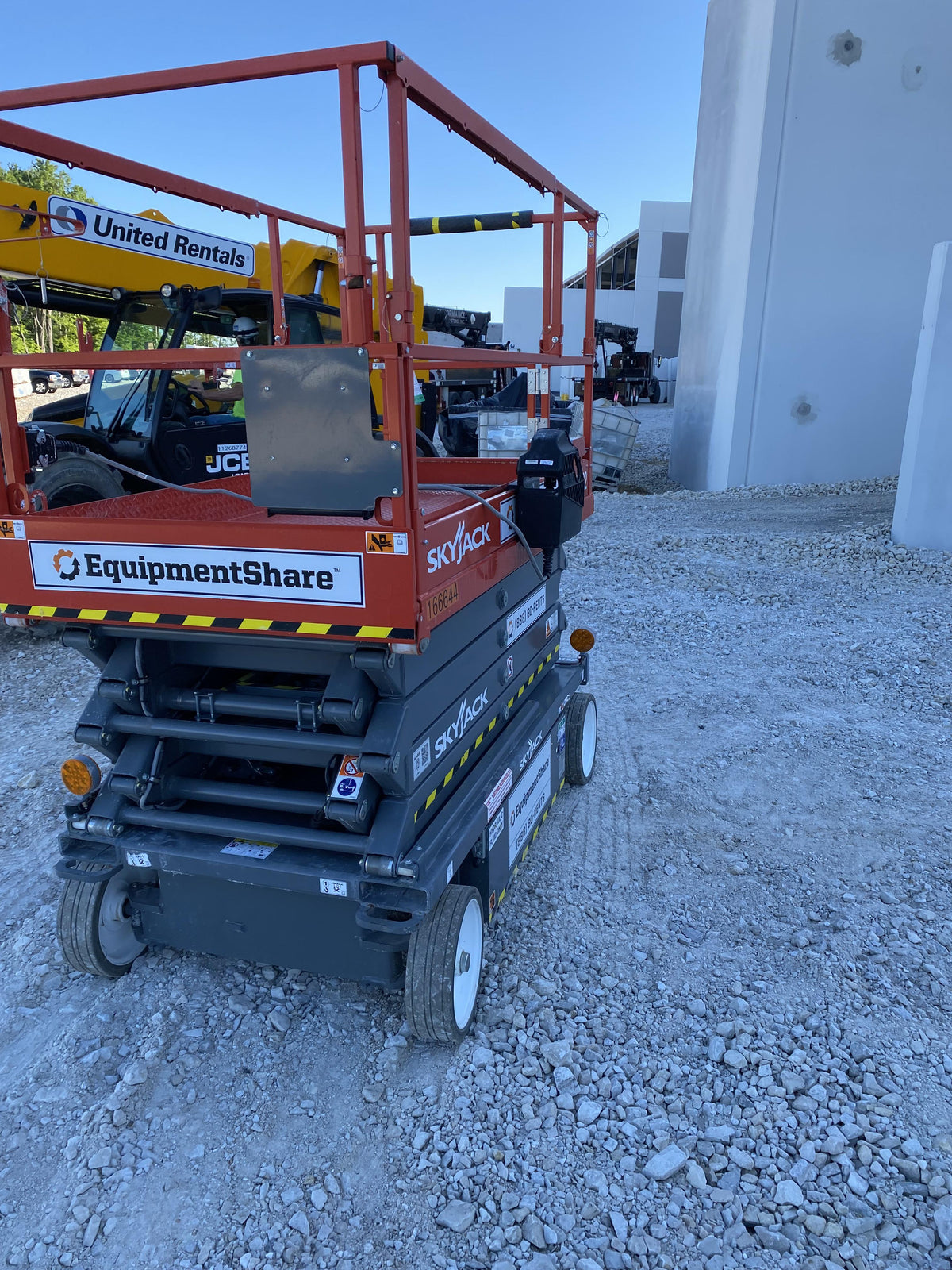 2022 JLG ES2632