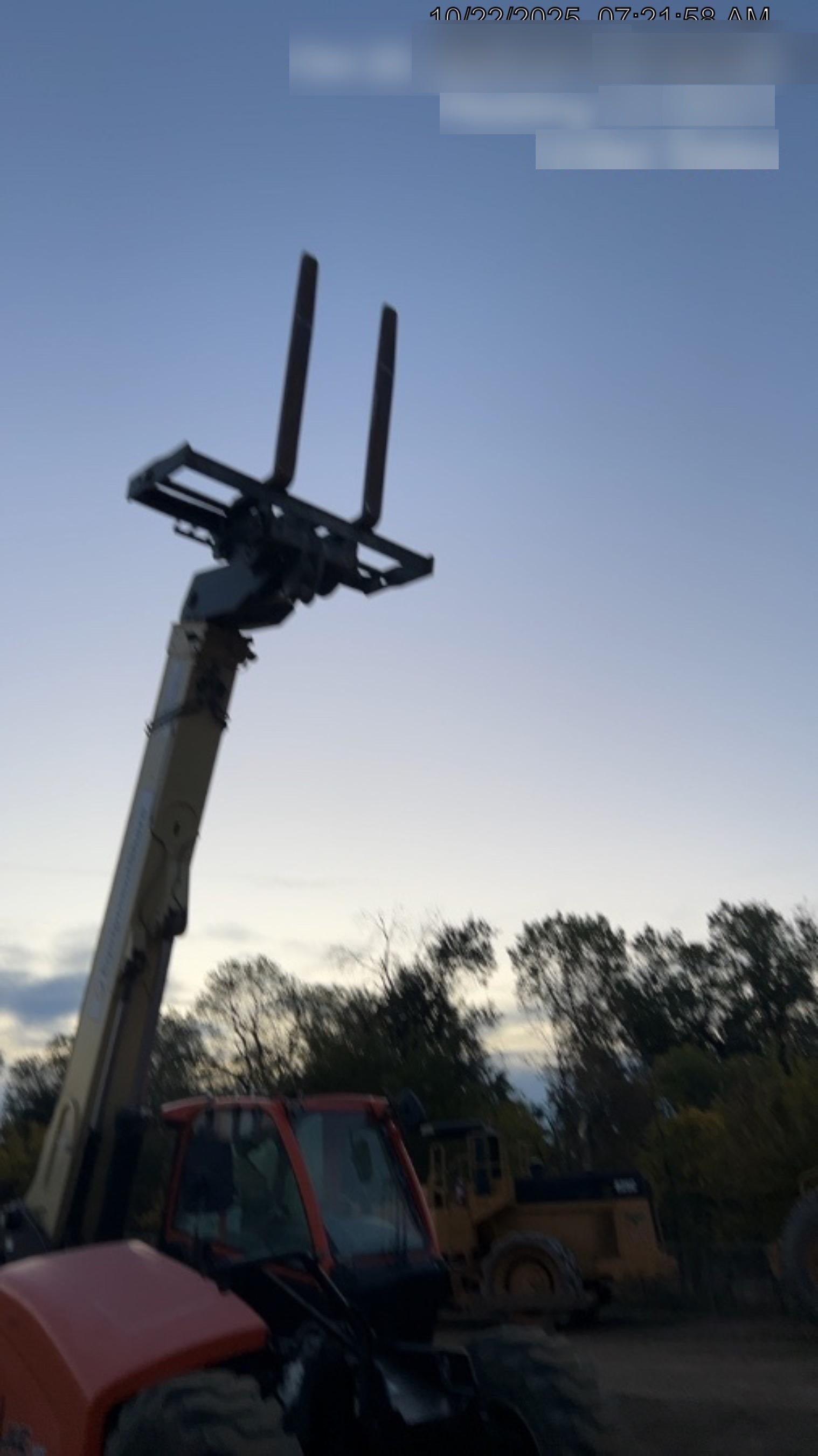 2021 JLG 1732