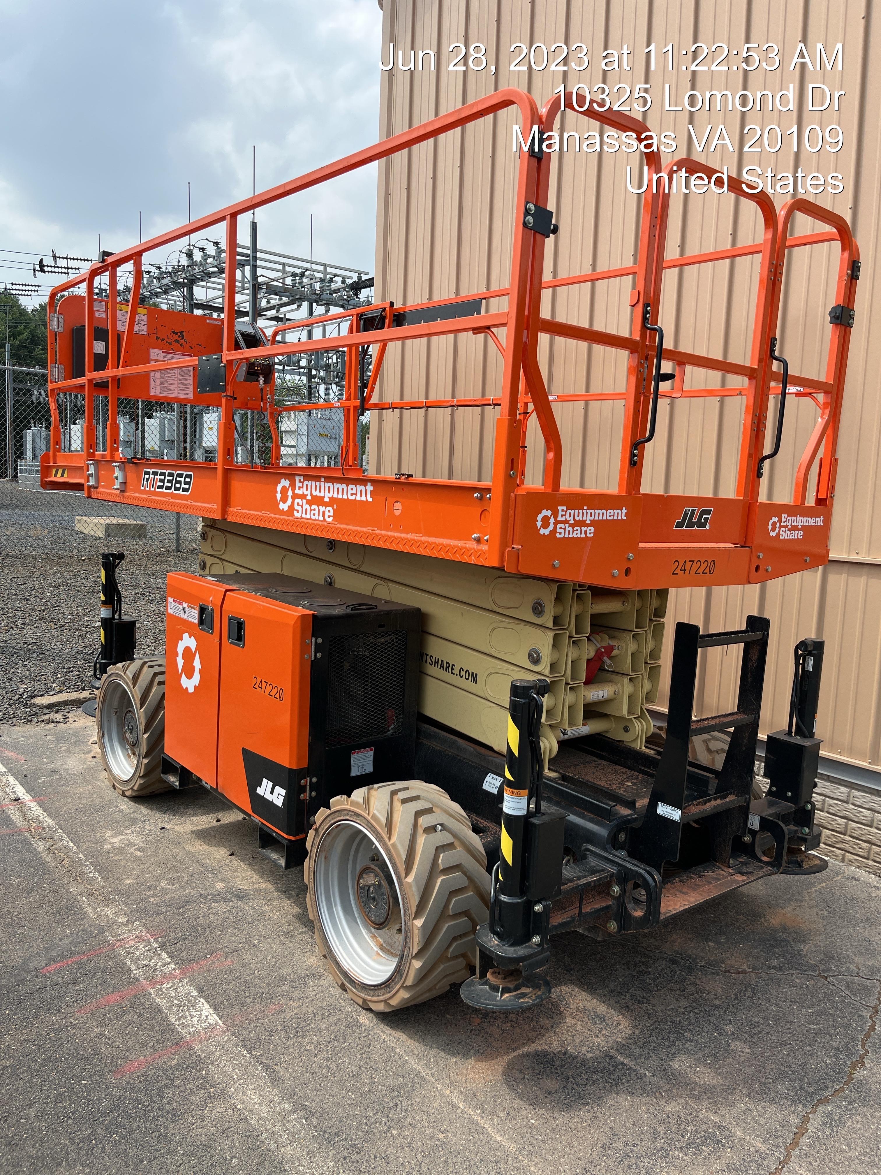 2022 JLG RT3369