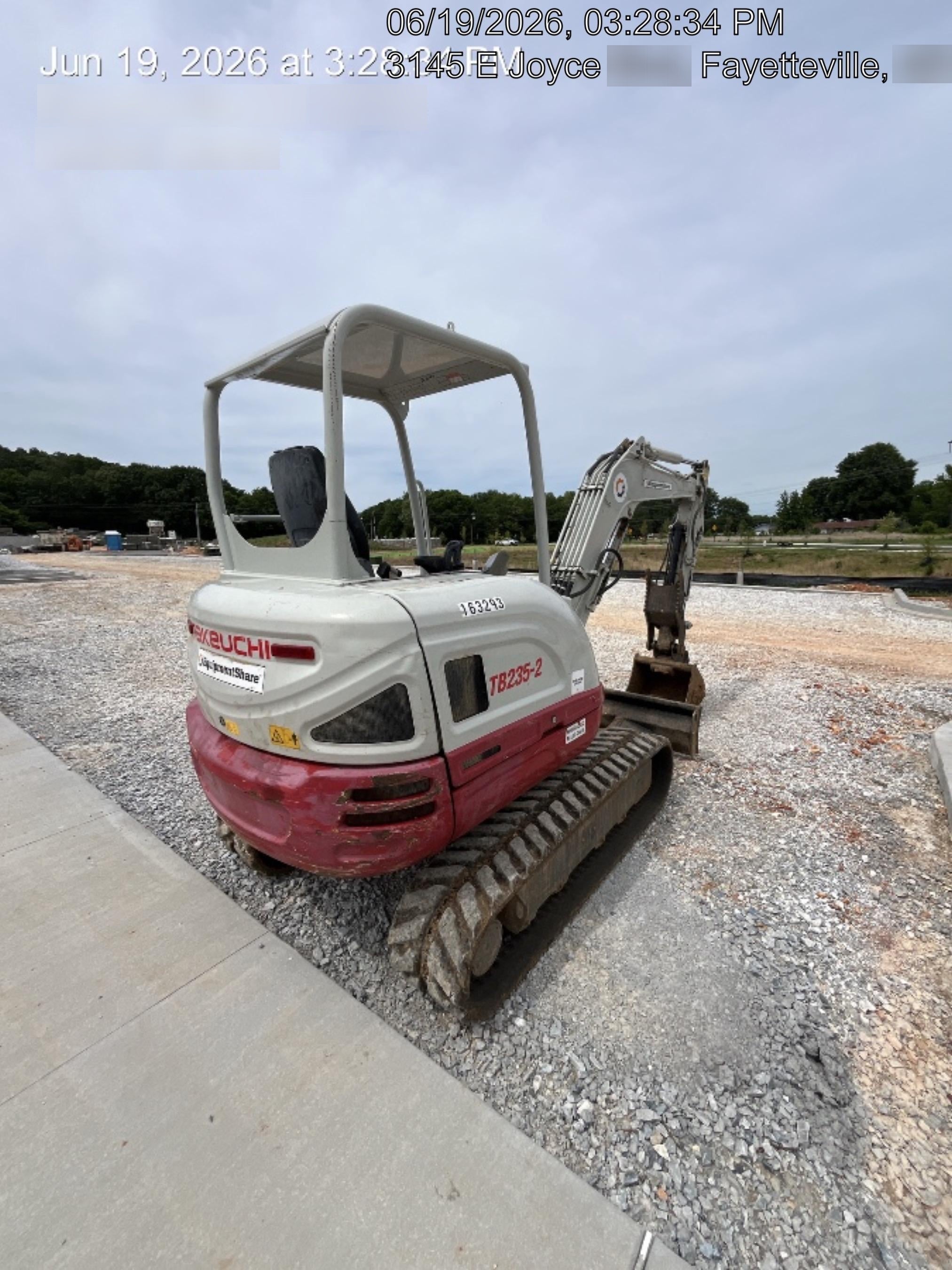 2021 TAKEUCHI TB235-2R