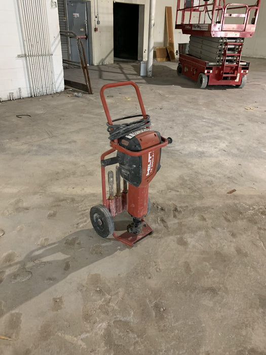 2020 HILTI TE 3000-AVR