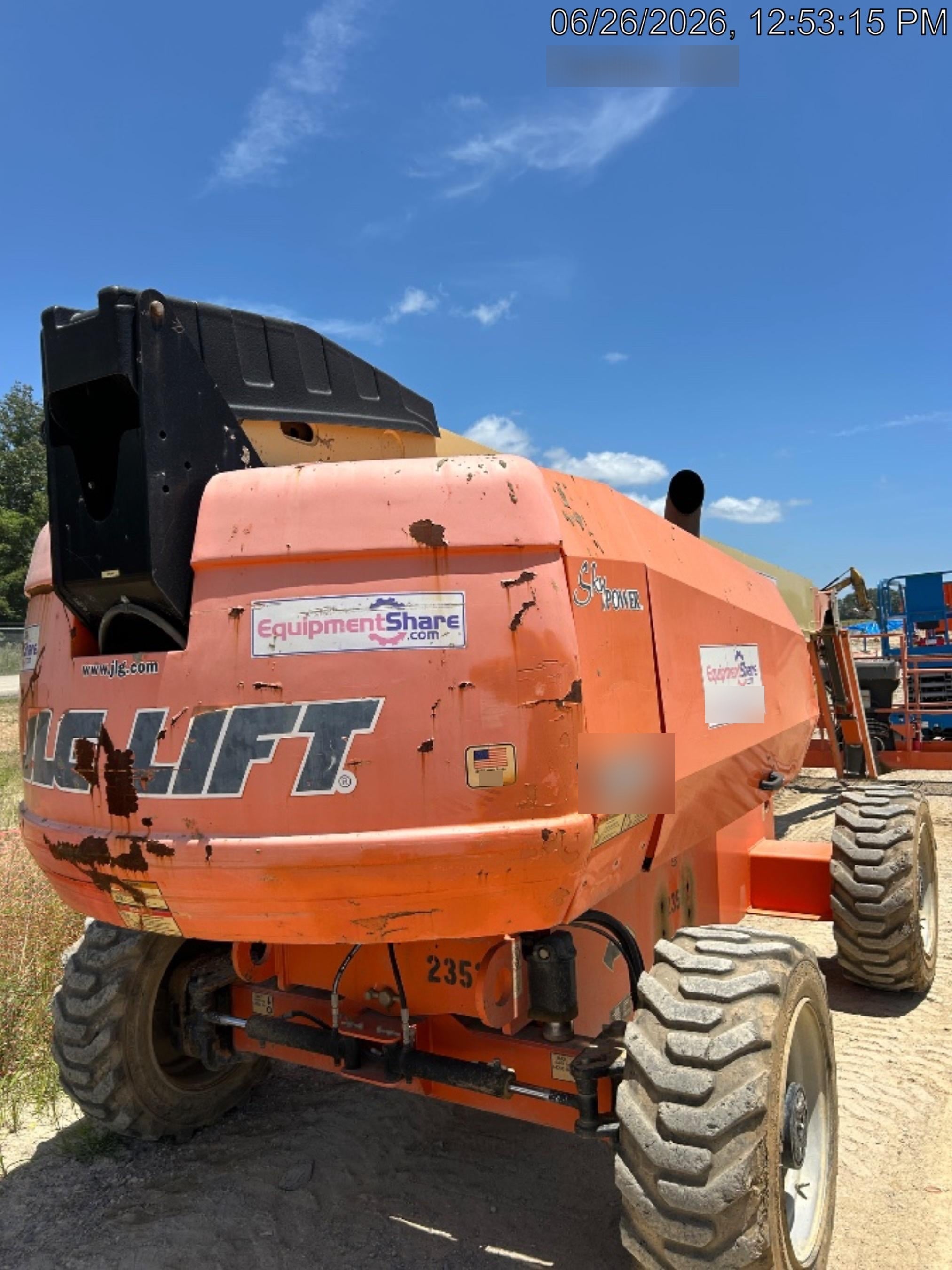 2017 JLG 660SJ