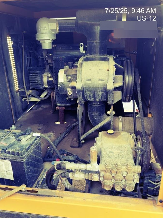 2022 Vac-Tron LP573XDT T4 Koehler Diesel Engine, 500 Gallon Debris Tank, x2 100 Gallon Water Tanks