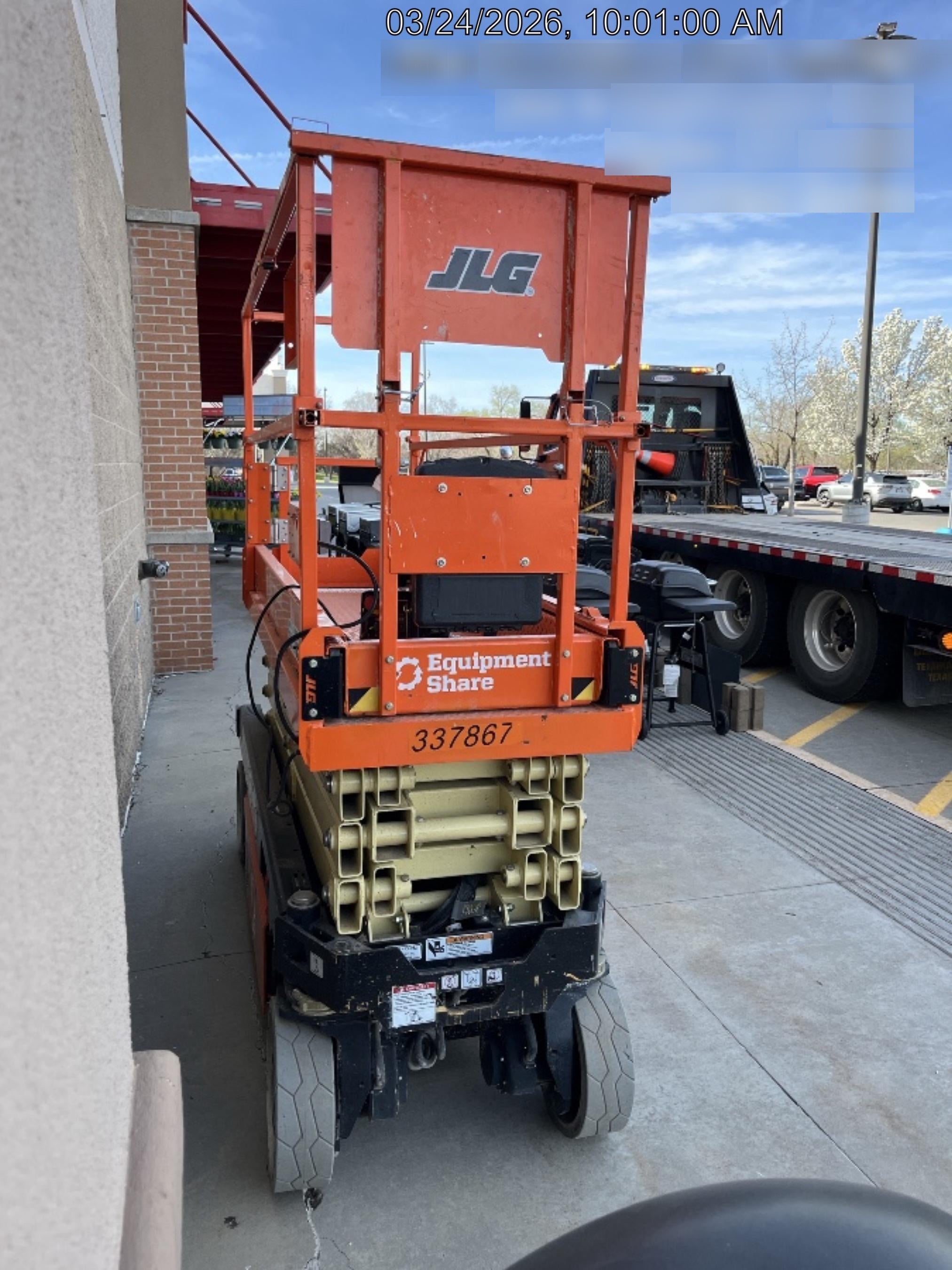 2023 JLG ES2632