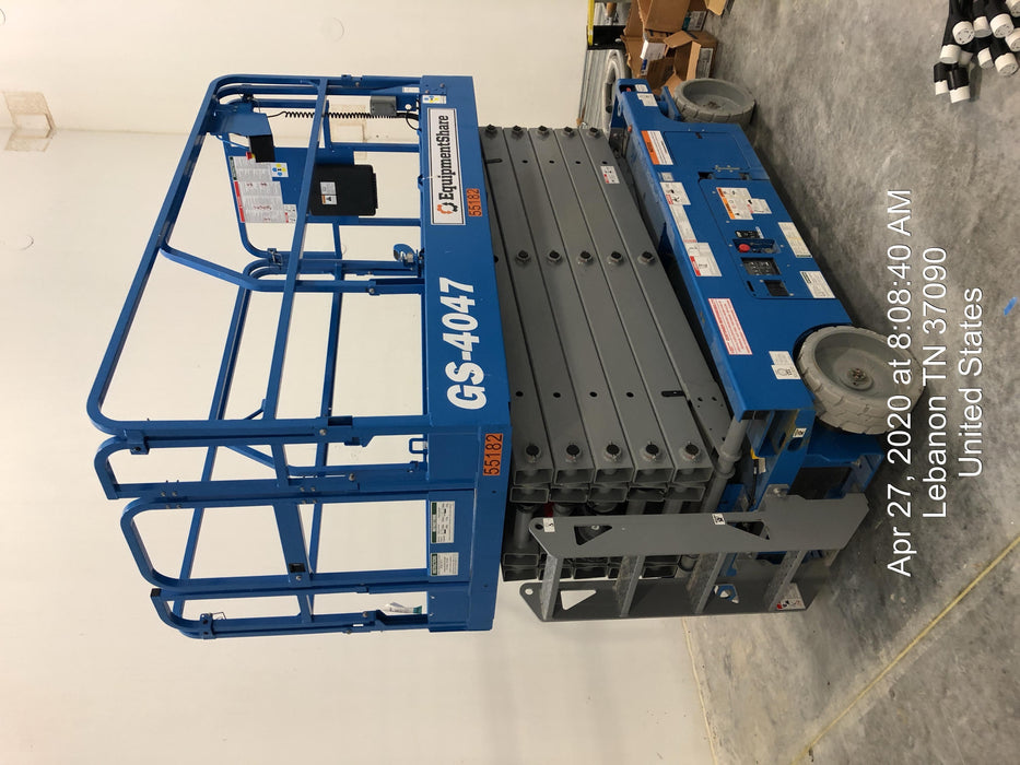 2019 Genie GS-4047 Folding rails with half height swing gate