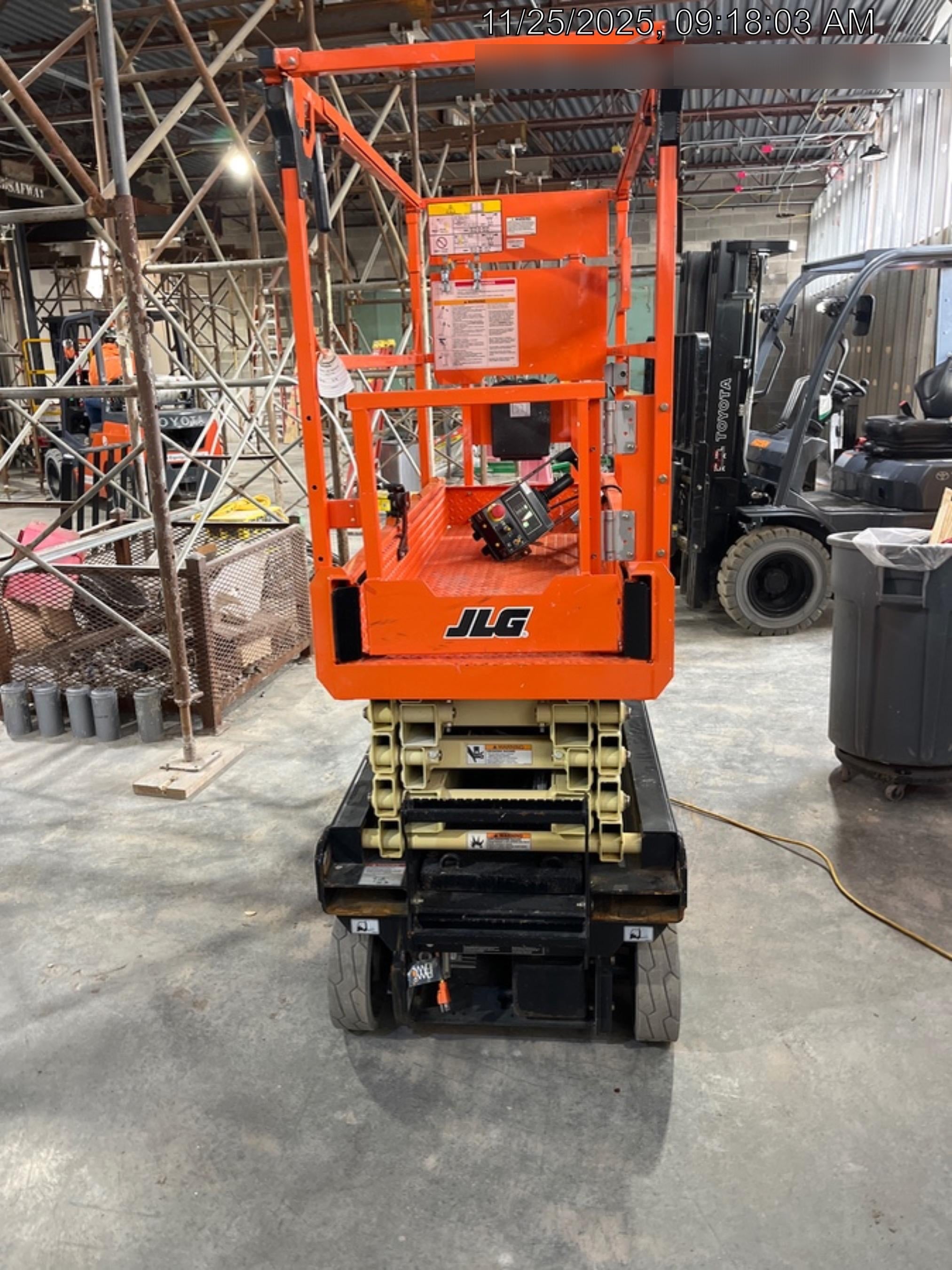 2024 JLG ES1932