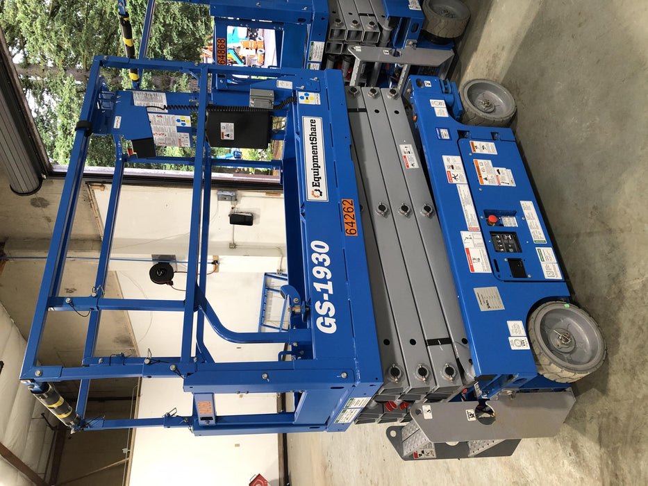 2020 Genie GS-1930 Solid Non Marking Tires, Beacon, Folding rails with half height swing gate, 800W Inverter