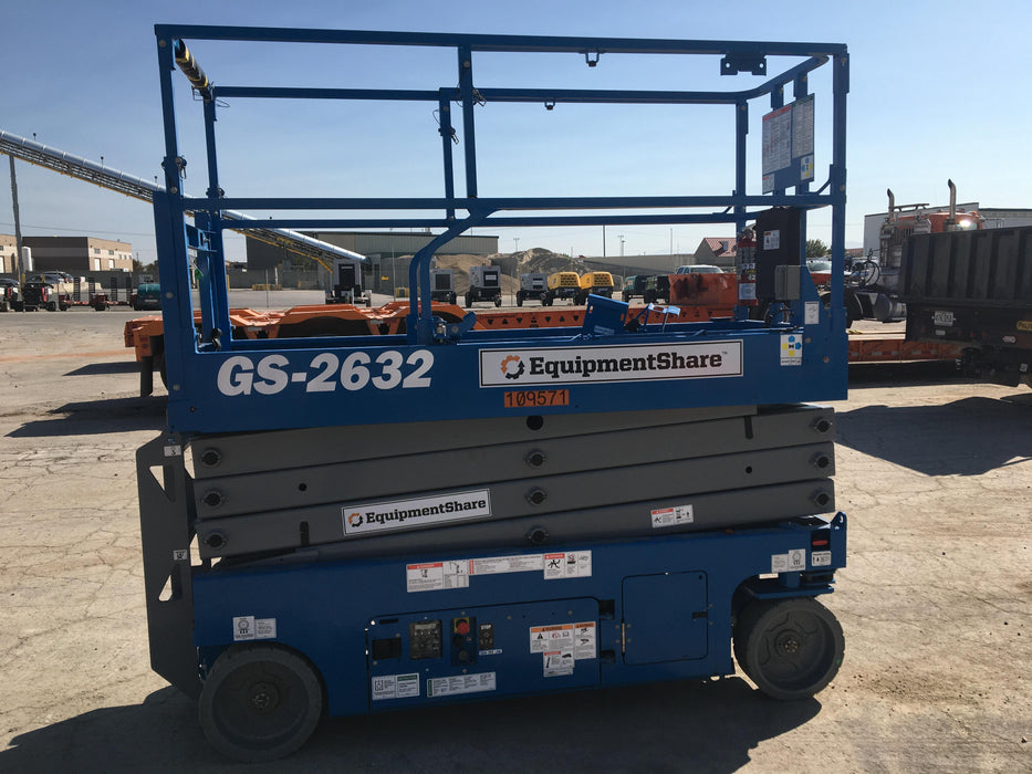 2020 Genie GS-2632 Solid NM Tires, Folding Rails with Half-Height Swing Gate, Beacon