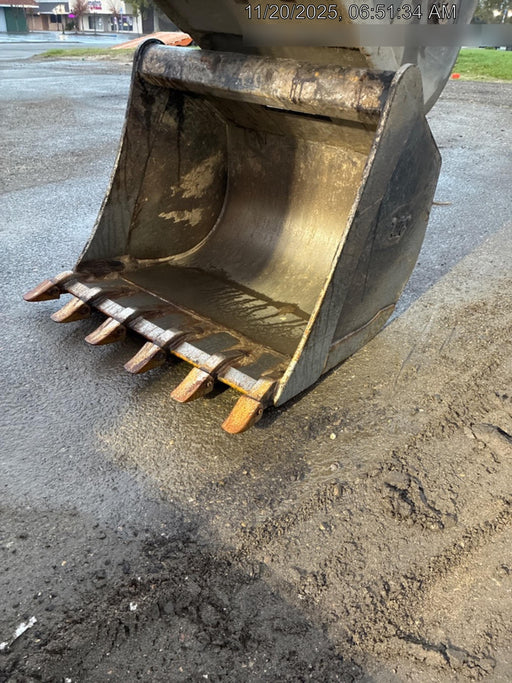 2025 TAKEUCHI 36" Bucket - Takeuchi