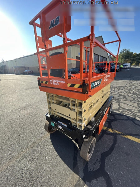 2025 JLG ES3246