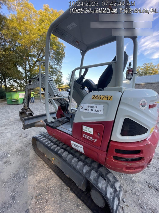 2022 TAKEUCHI TB235-2R
