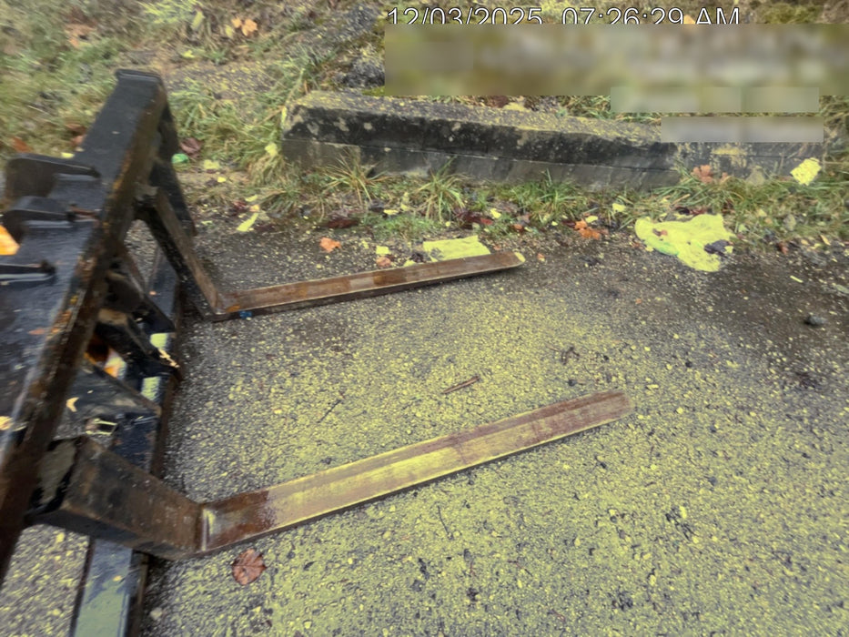 2020 JCB 510-56 Cab/Heat/Air, 74 HP, Solid Tires, STD Worklight, Beacon, Aux Hydraulics, Lifting Eye, Back up Alarm w/66" Carriage/60" Forks