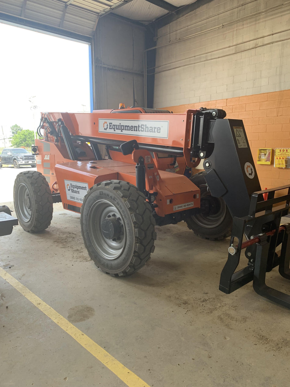 2021 SKYTRAK 6042
