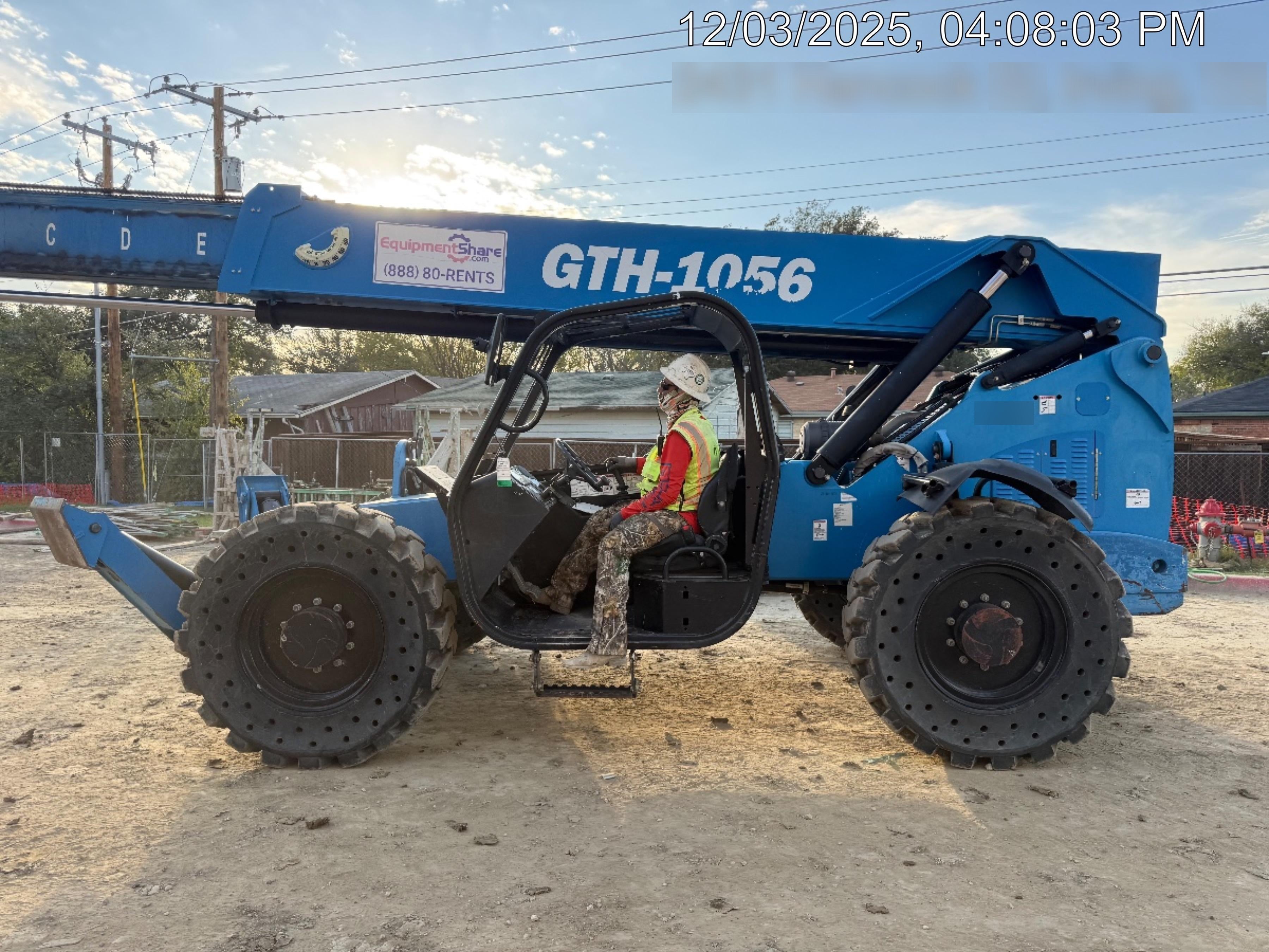 2017 GENIE GTH-1056