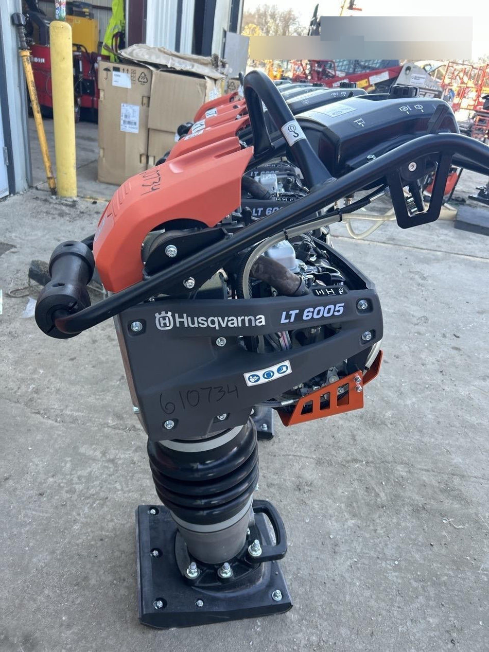 2025 HUSQVARNA LT6005