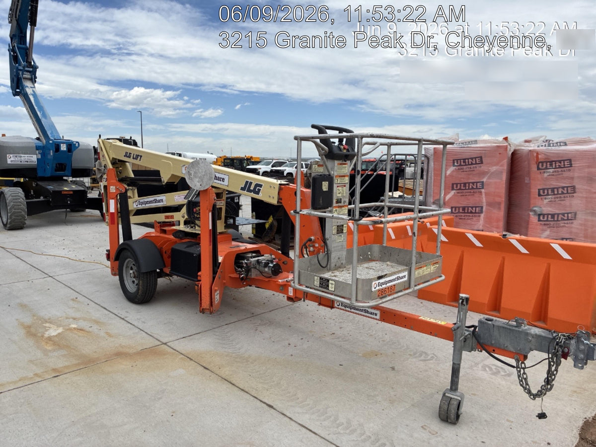 2022 JLG T350