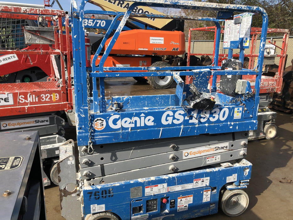 2017 Genie GS-1930 Genie GS-1930 Lift w/Fixed Rail and Chain Entry