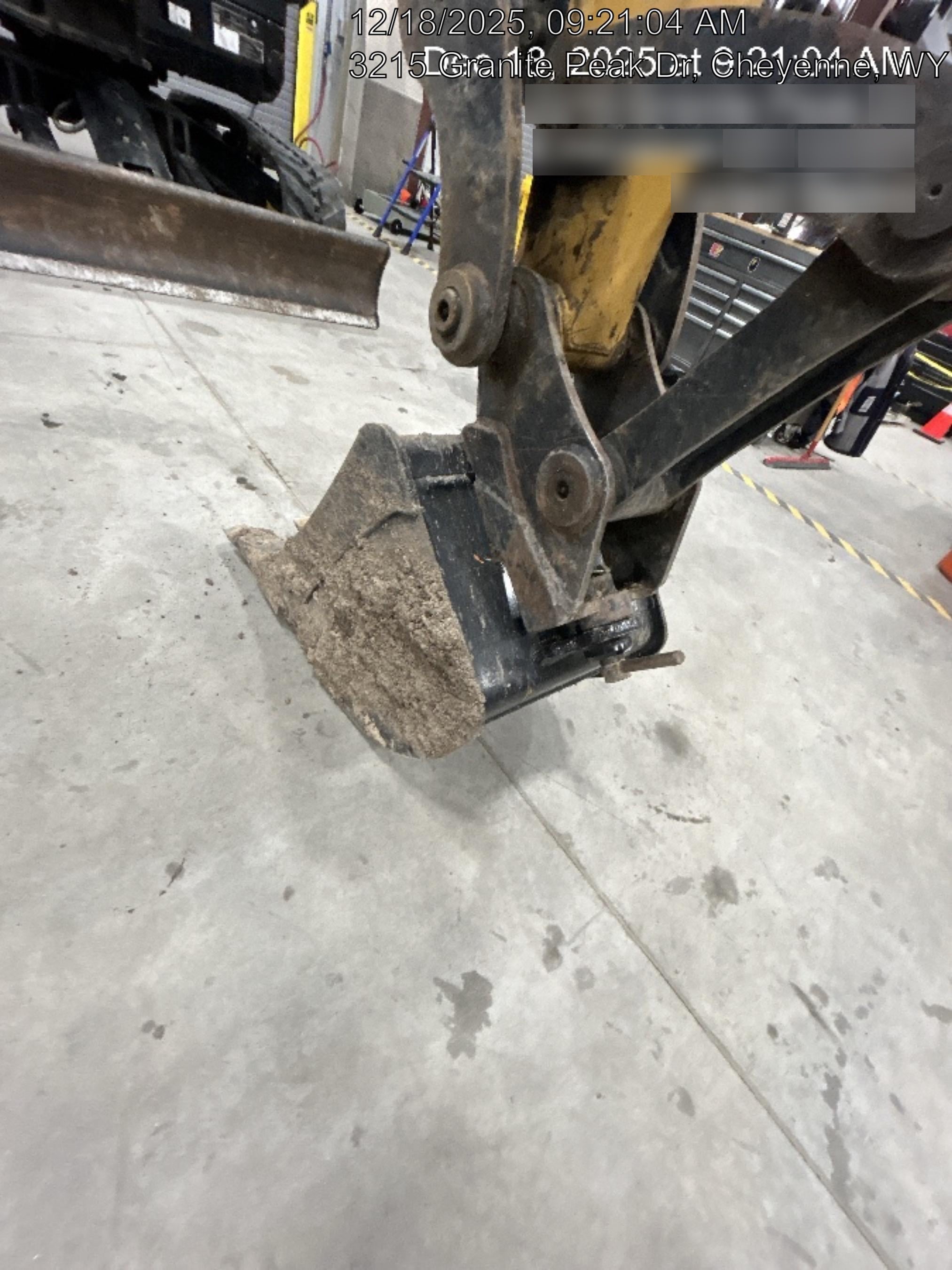 2025 TAKEUCHI 18" HD Bucket - Takeuchi