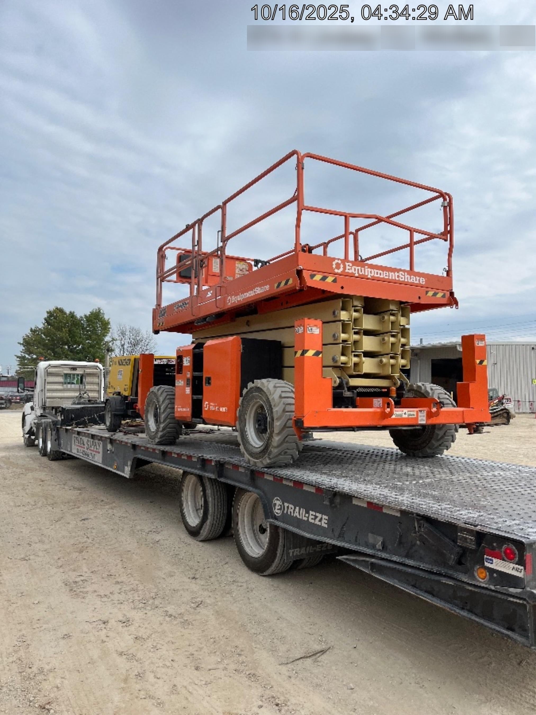 2023 JLG RT4394