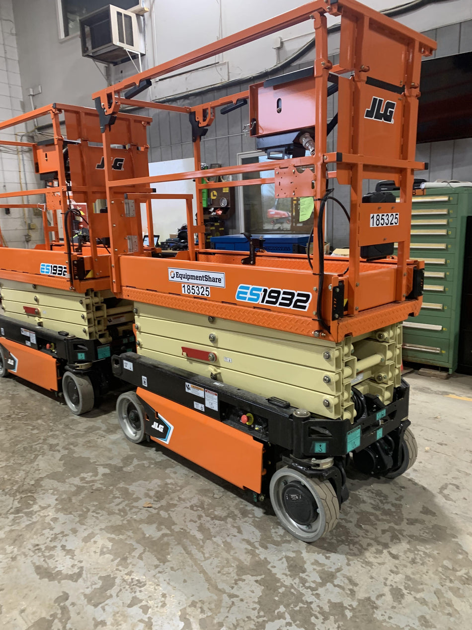 2021 JLG ES1932