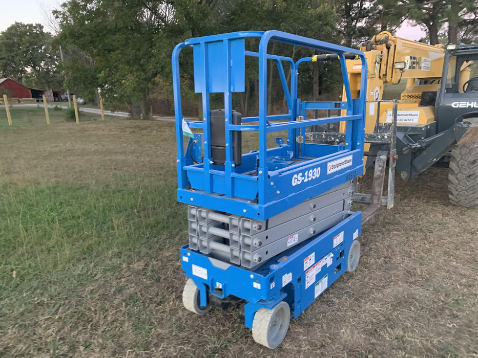 2020 Genie GS-1930 Solid Non Marking Tires, Beacon, Folding rails with half height swing gate