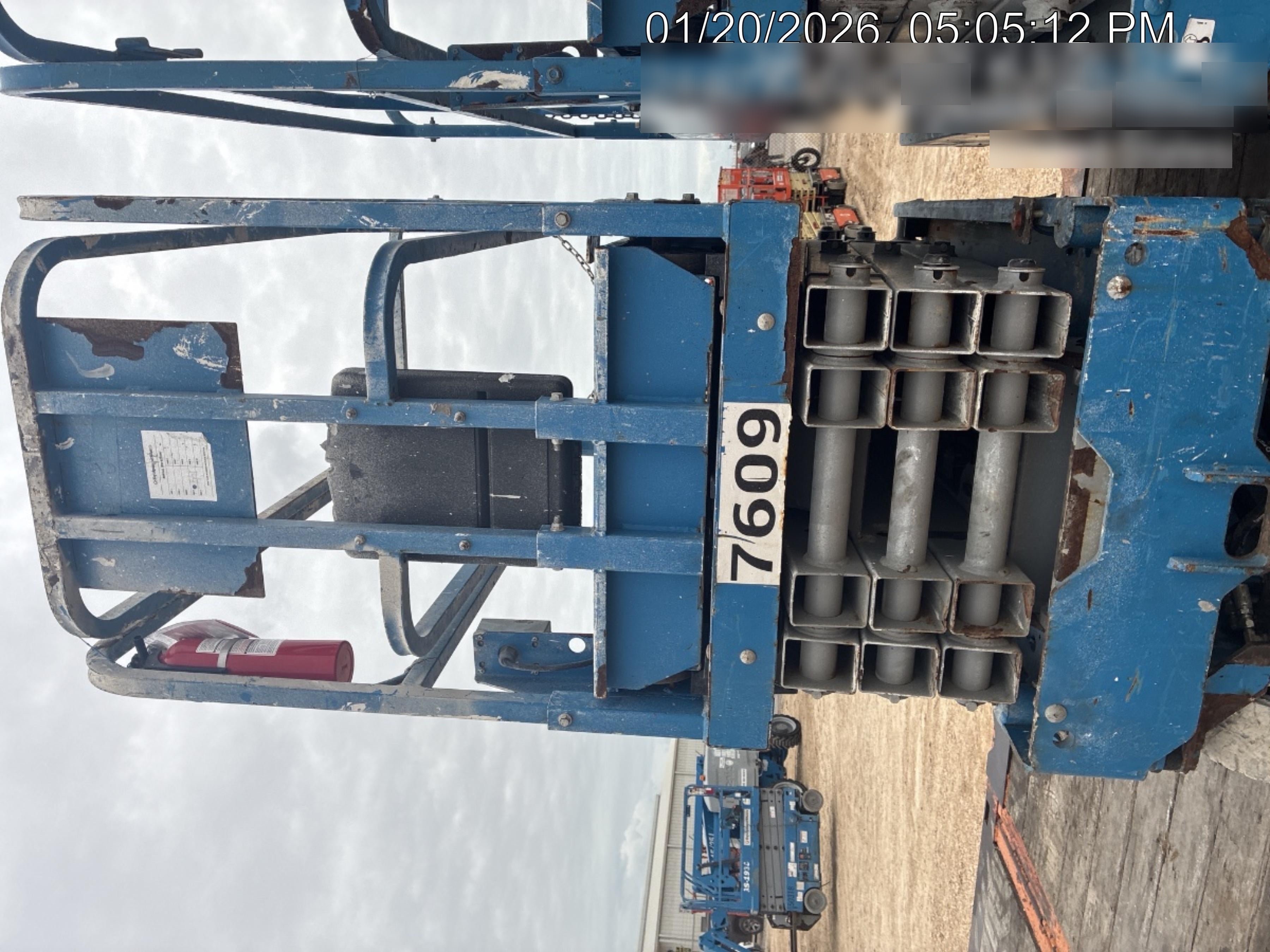 2017 Genie GS-1930 Genie GS-1930 Lift w/Fixed Rail and Chain Entry