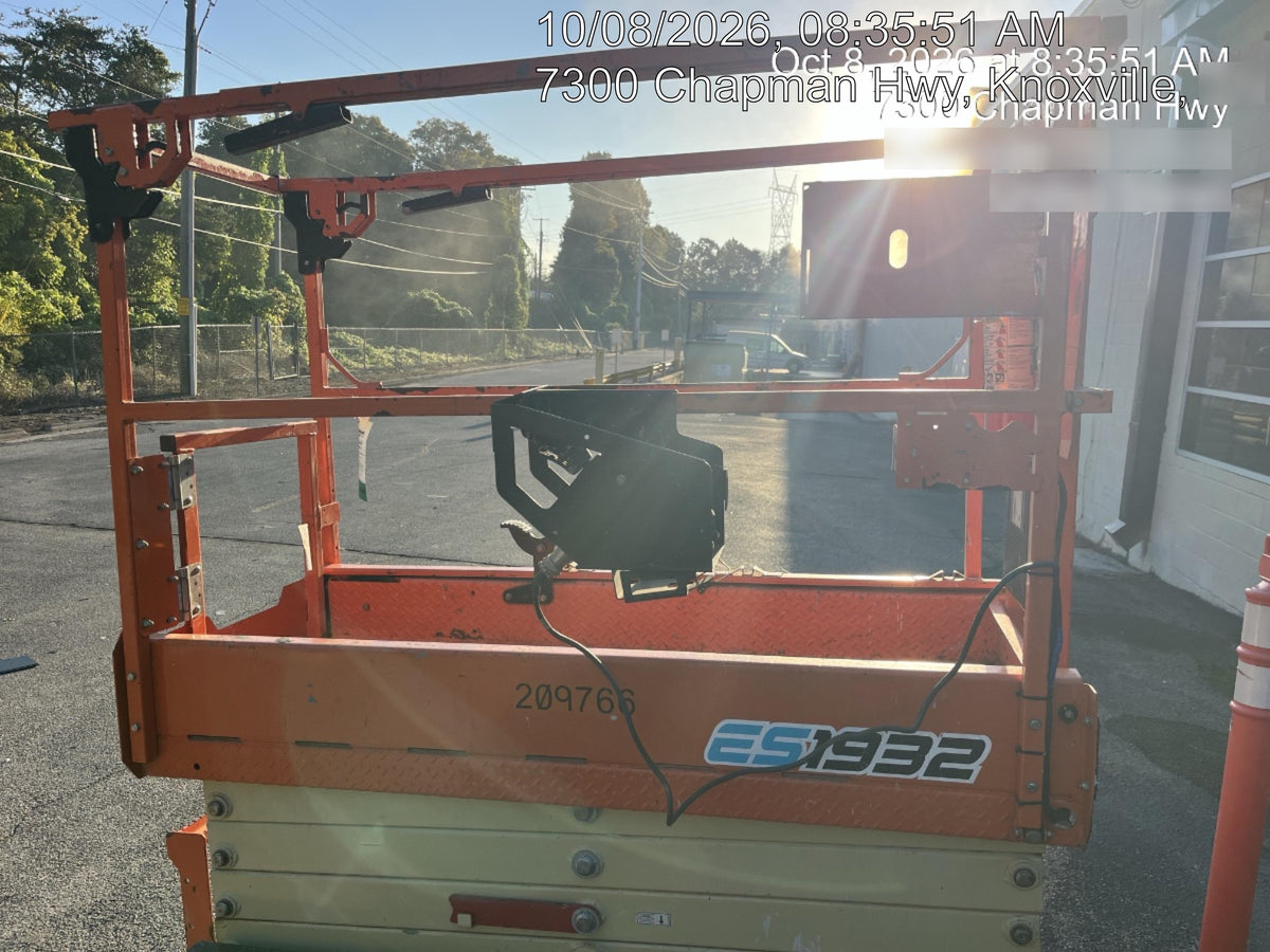 2022 JLG ES1932