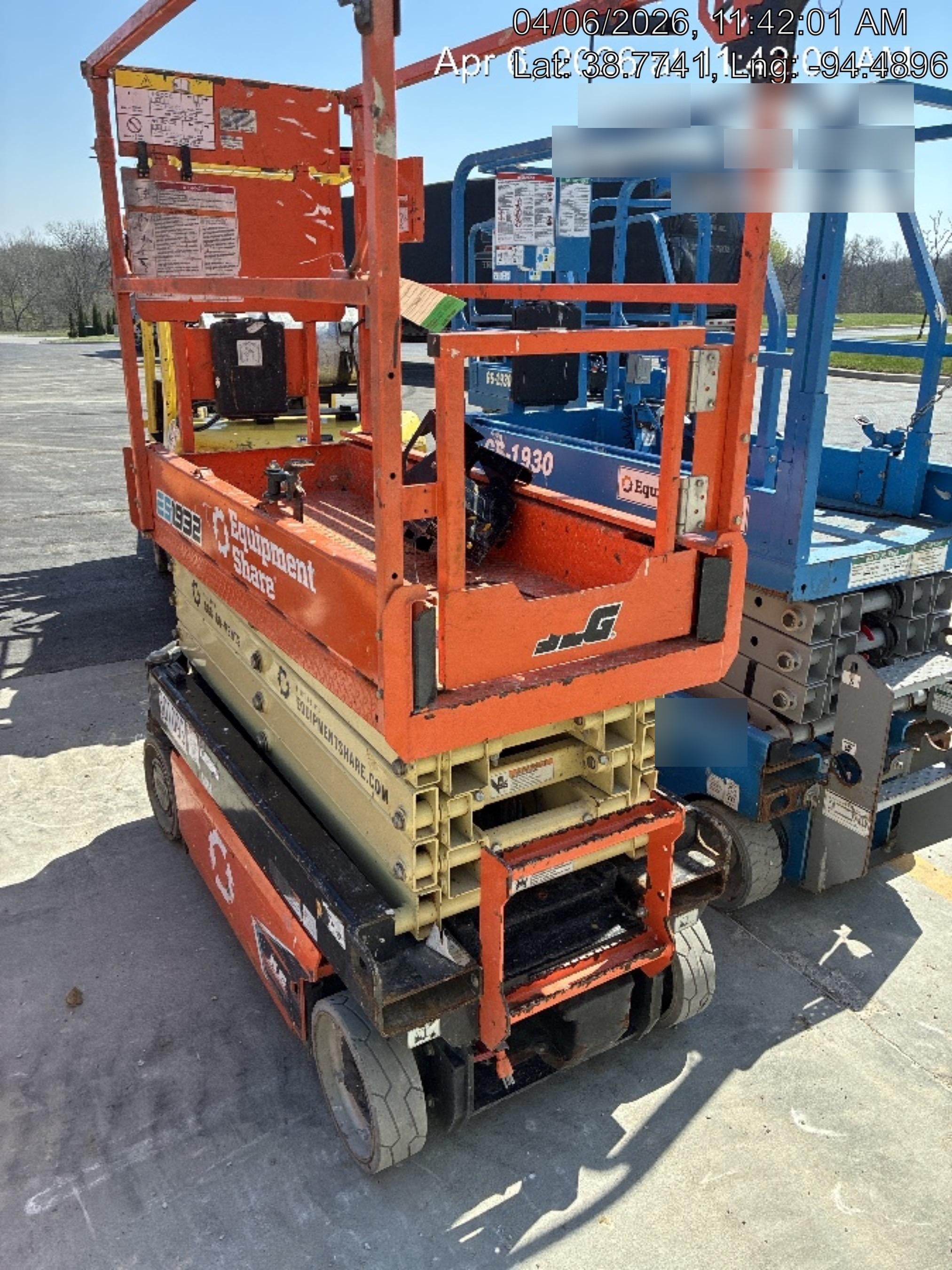 2023 JLG ES1932