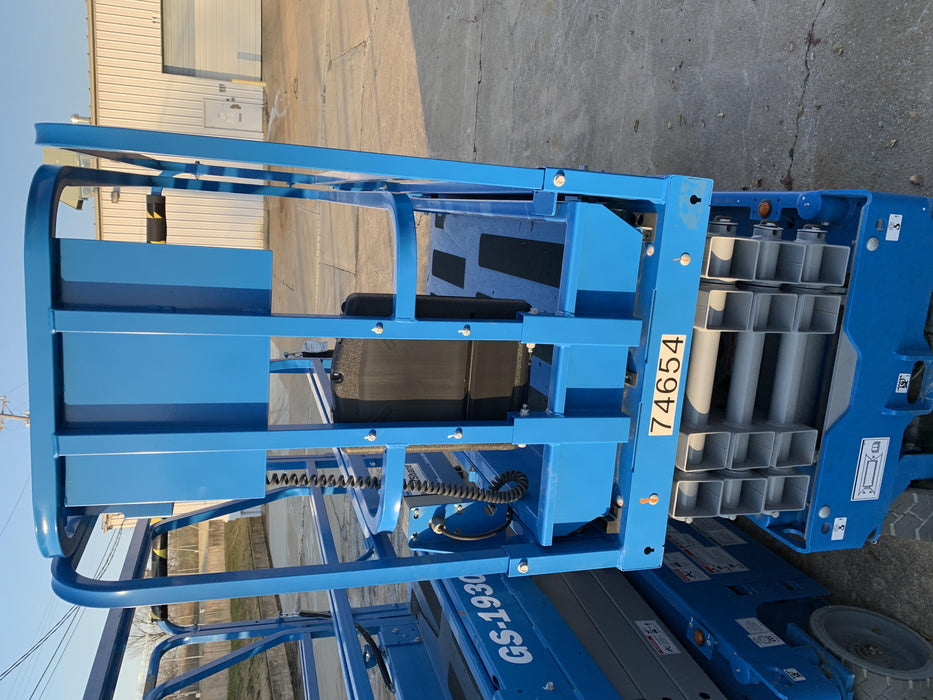 2020 Genie GS-1930 Fixed rails with chain entry gate - Pre A92.20