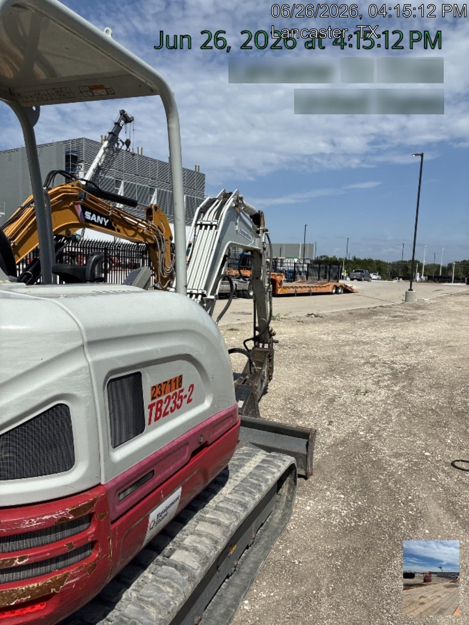 2022 TAKEUCHI TB235-2R