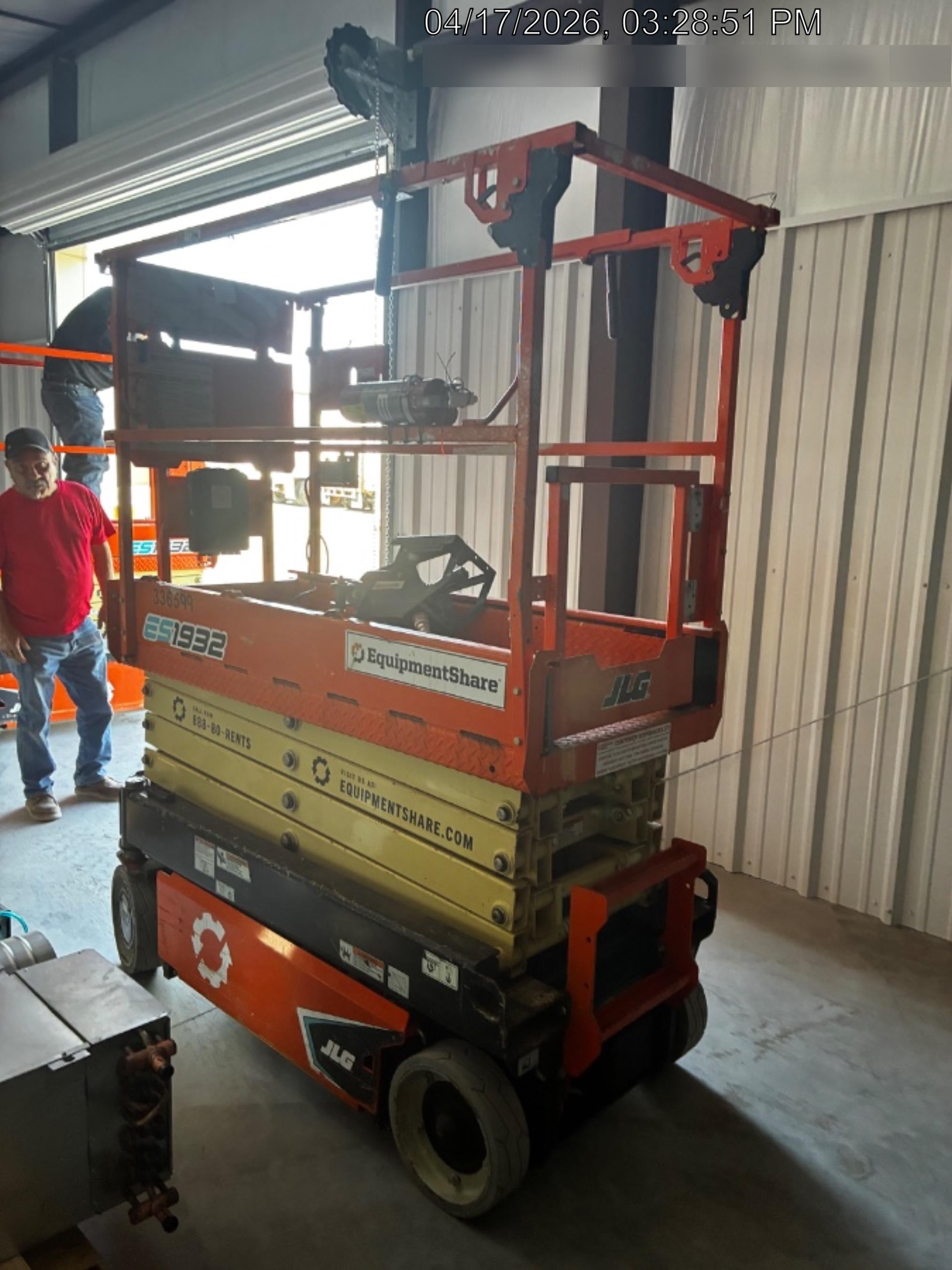 2023 JLG ES1932