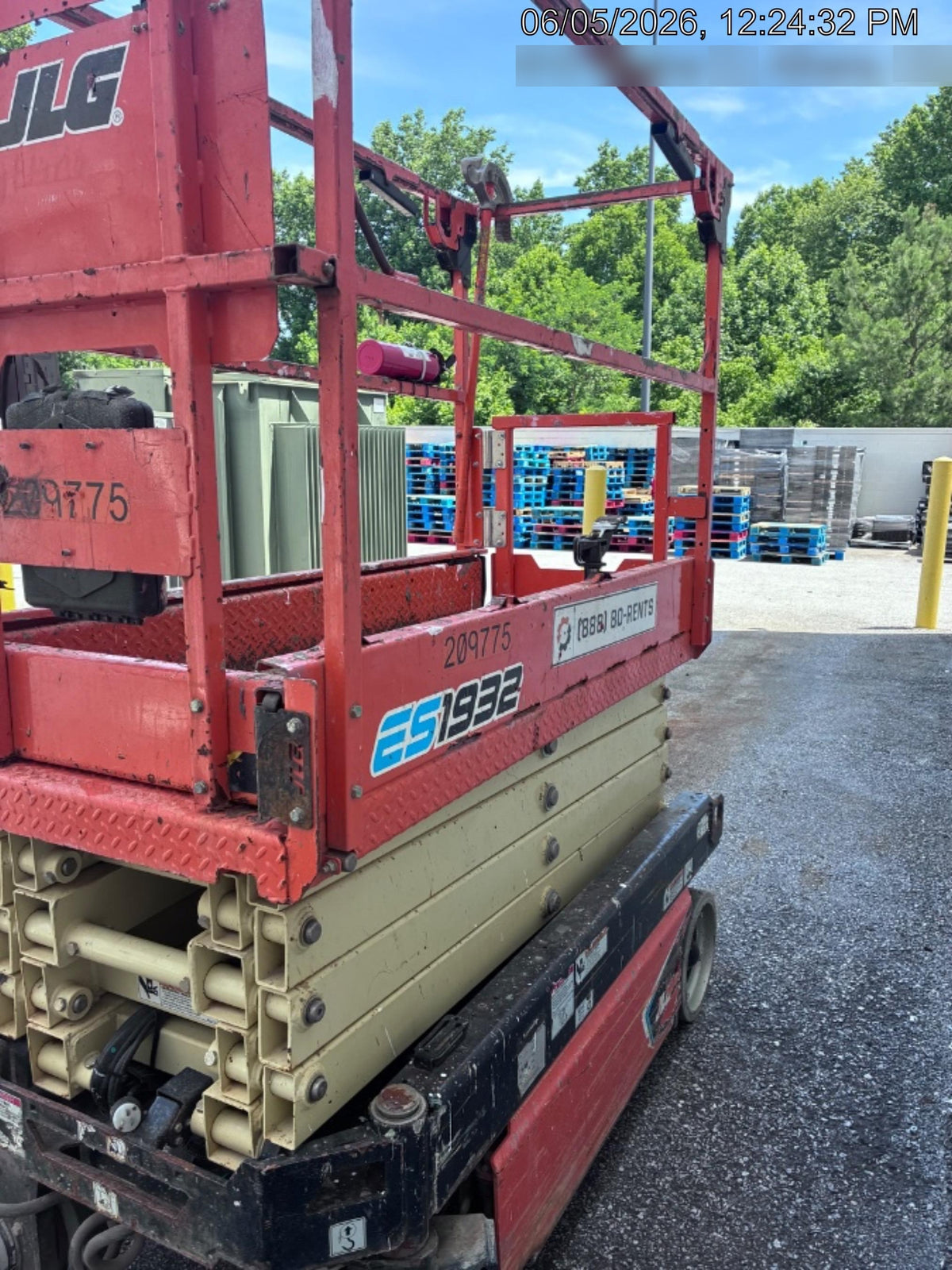 2022 JLG ES1932