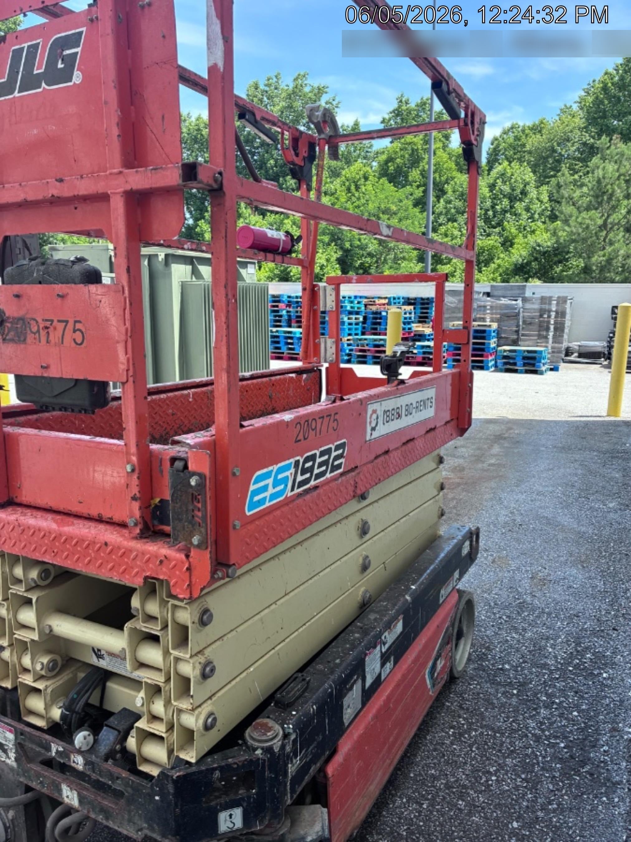 2022 JLG ES1932