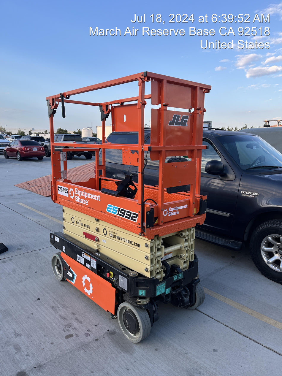 2024 JLG ES1932