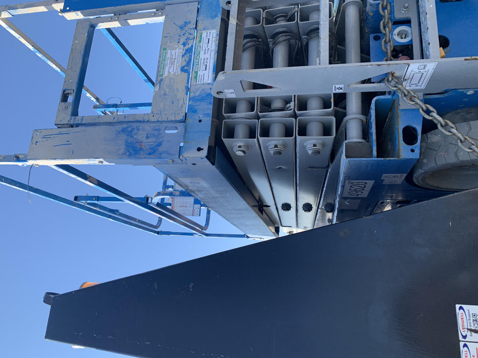 2019 Genie GS-2632 Folding rails with half height swing gate