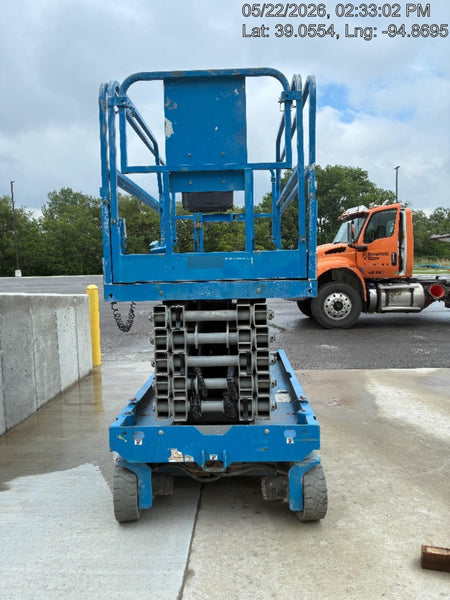 2019 Genie GS-4047 Folding rails with half height swing gate
