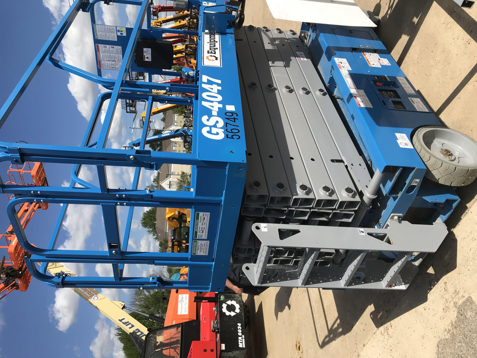 2019 Genie GS-4047 Folding rails with half height swing gate