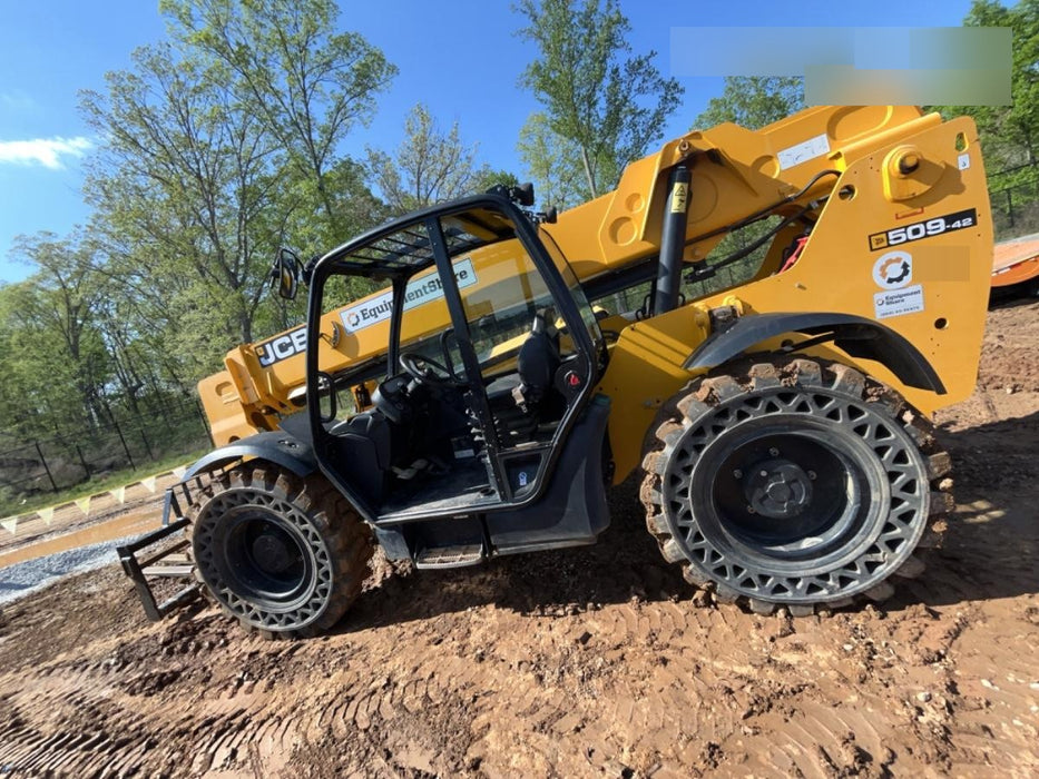 2020 JCB 509-42 Canopy, Solid Tires, Work Lights, Beacon, Aux Hydraulics, Back up Alarm, Lifting Eye, ES Decals