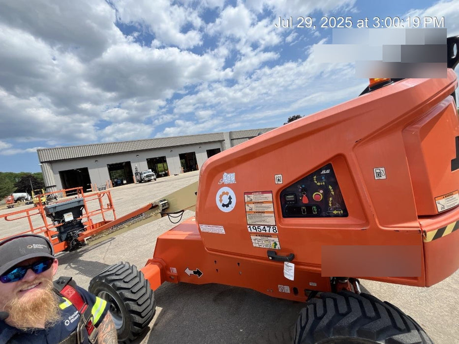 2021 JLG 400S